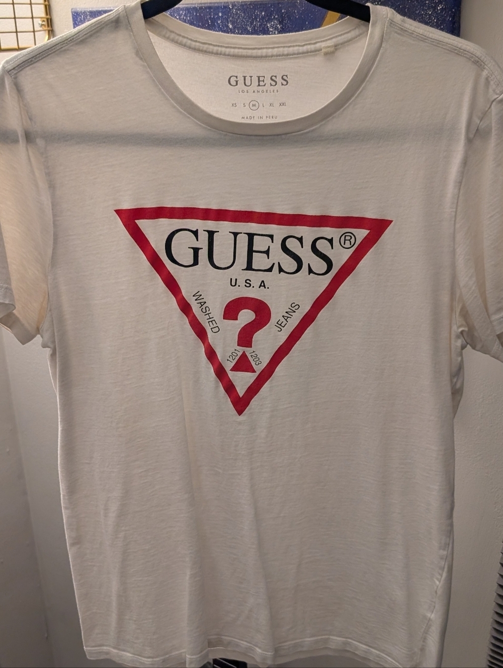 GUESS Men's Medium White Short-Sleeve Tee with Red Triangle Logo